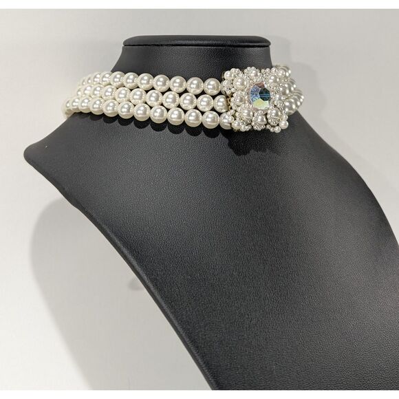 Faux White Pearl Three Strand Choker - Picture 9 of 9